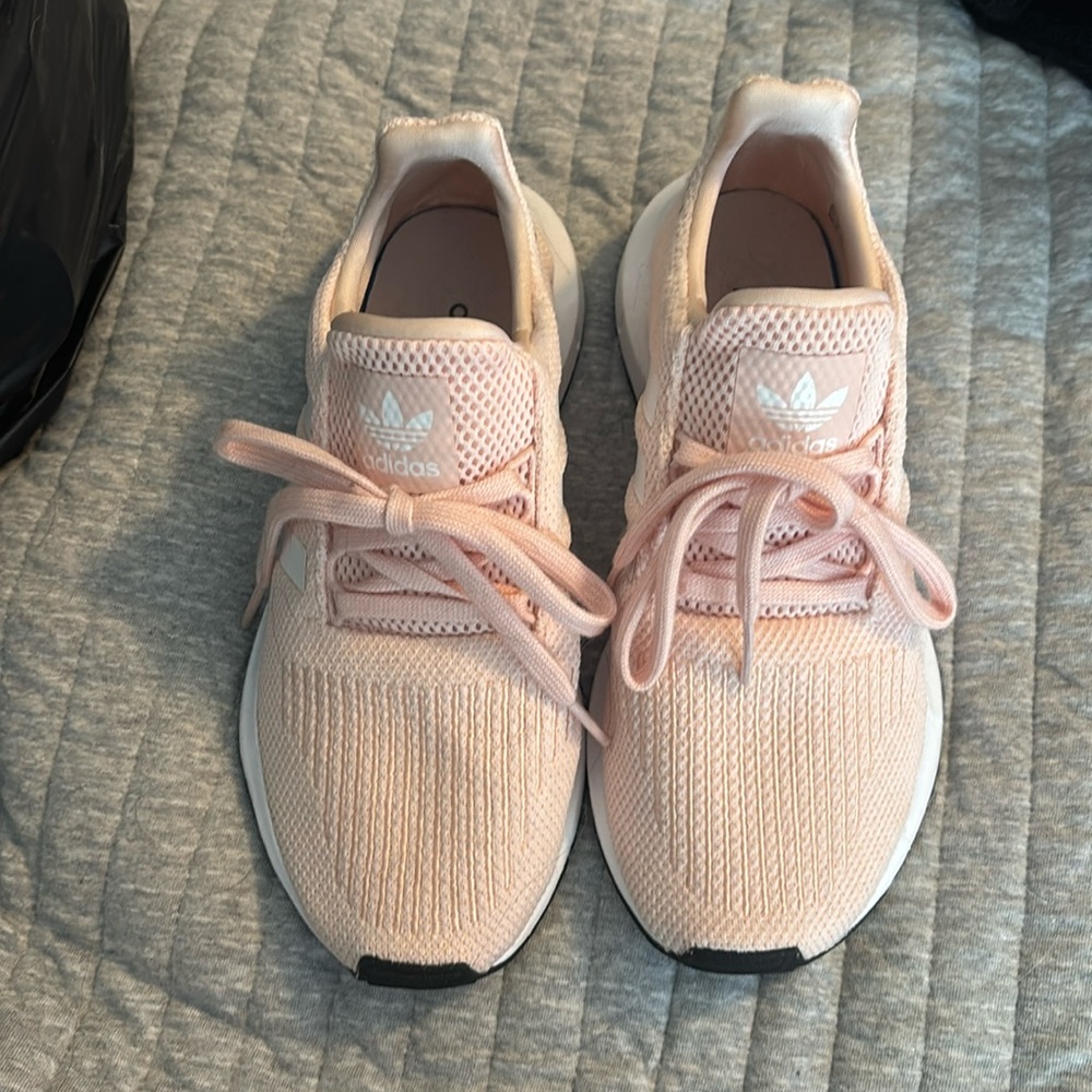 Adidas Tennis Shoes
